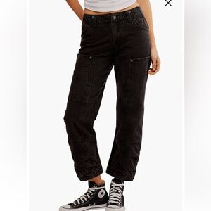 NWT Free People We The Free Supersonic Slim Crop Jeans in Black. Size 8